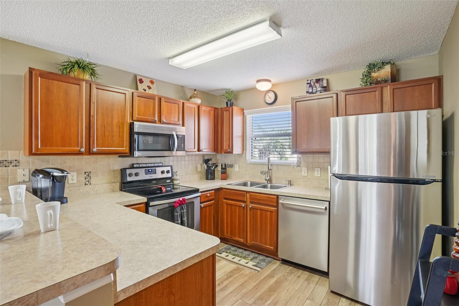 2543 RAINTREE DR