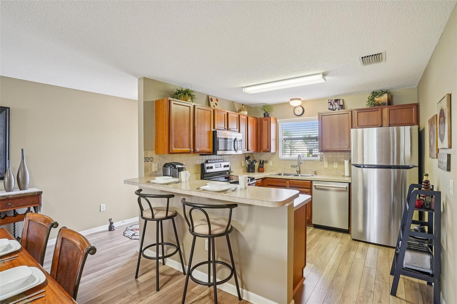 2543 RAINTREE DR