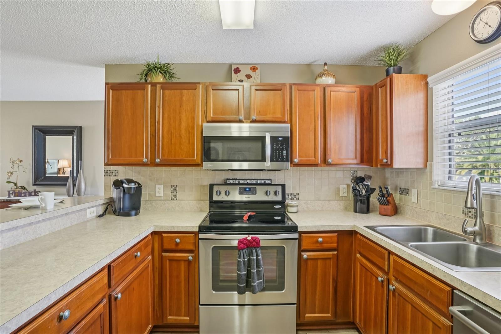 2543 RAINTREE DR