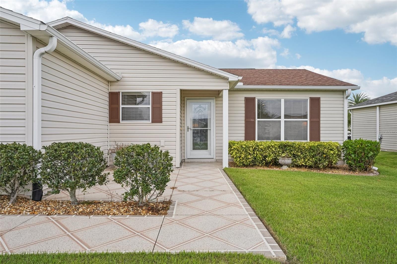 2543 RAINTREE DR