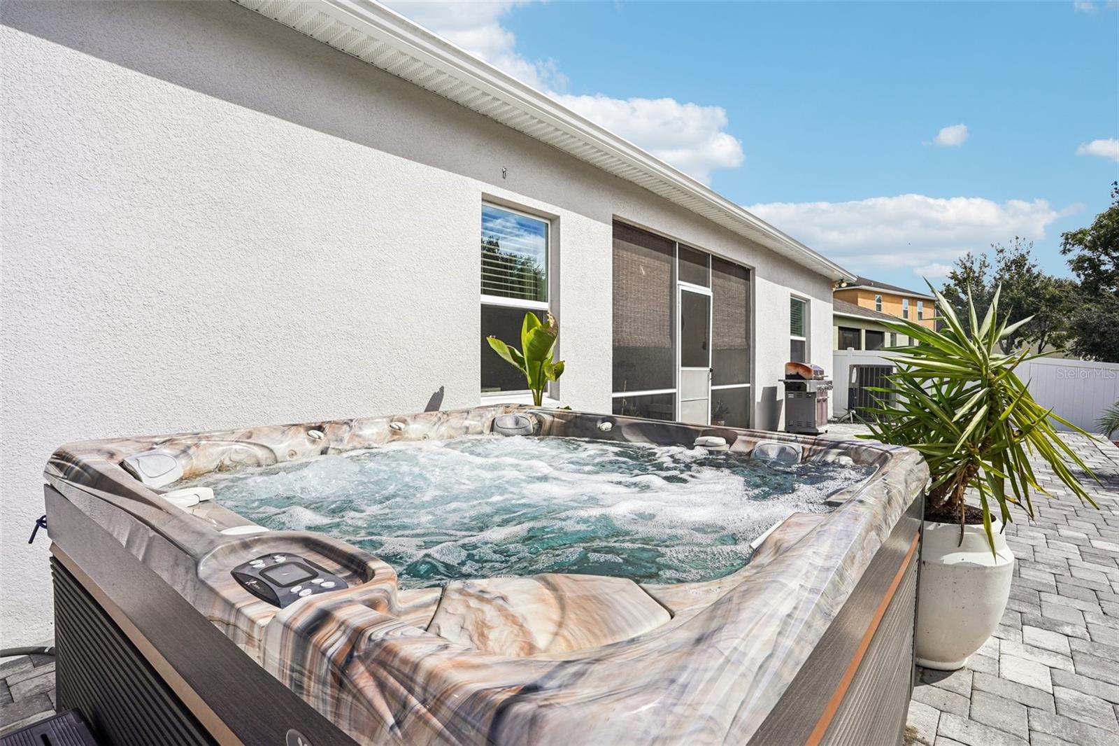 1813 FOREST GLEN DR