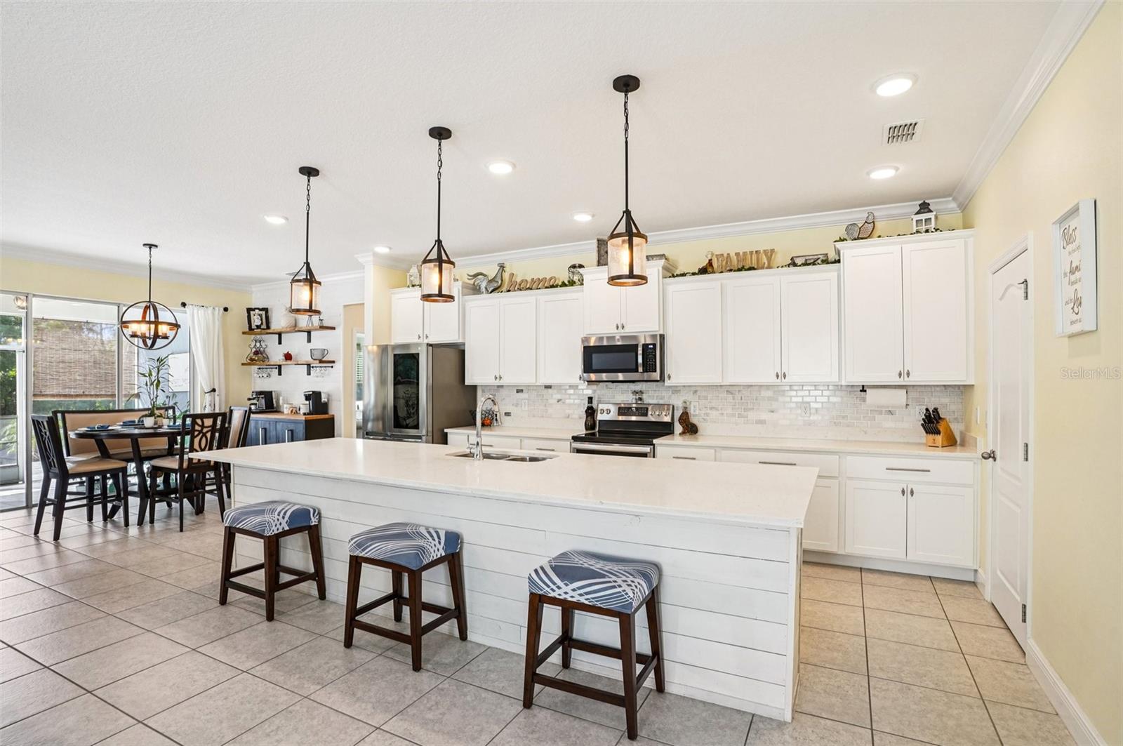 1813 FOREST GLEN DR