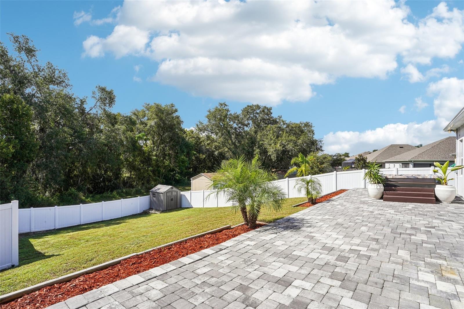 1813 FOREST GLEN DR