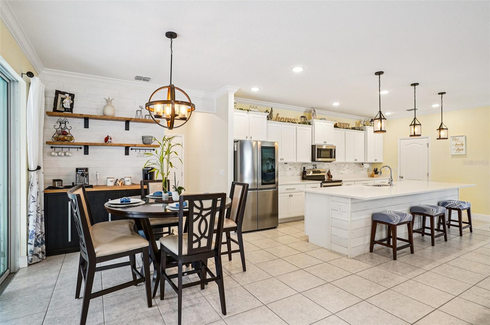 1813 FOREST GLEN DR