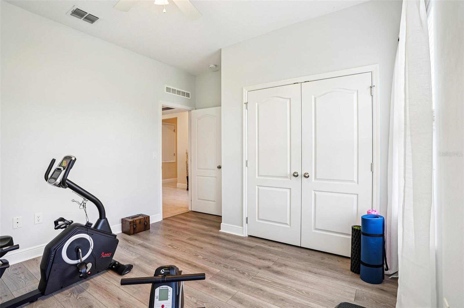 1813 FOREST GLEN DR