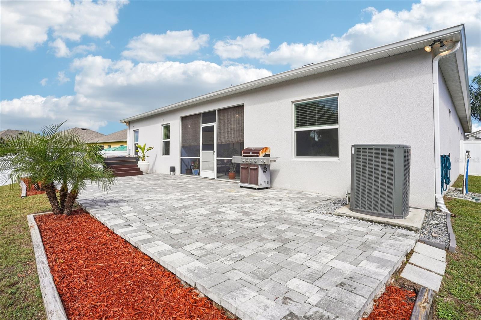 1813 FOREST GLEN DR