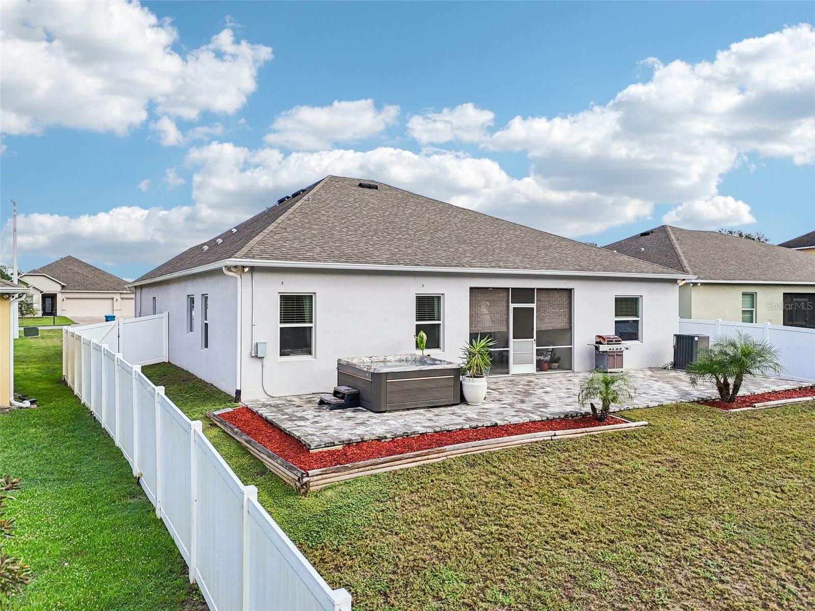 1813 FOREST GLEN DR
