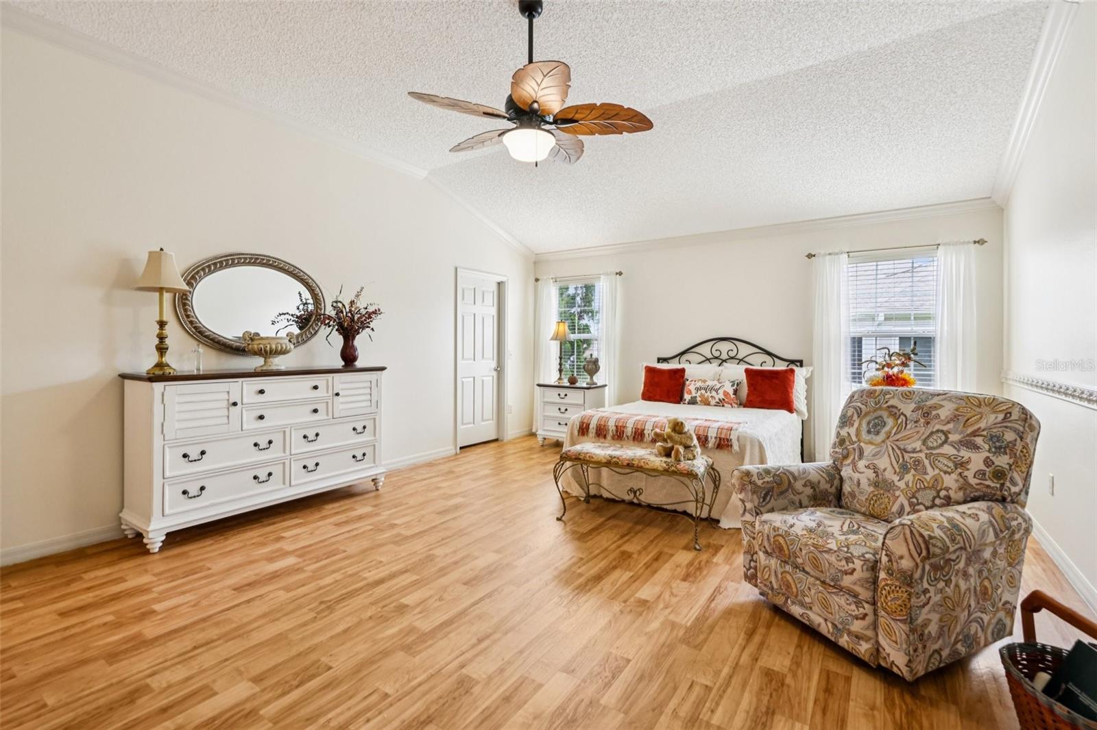 2762 MORVEN PARK WAY