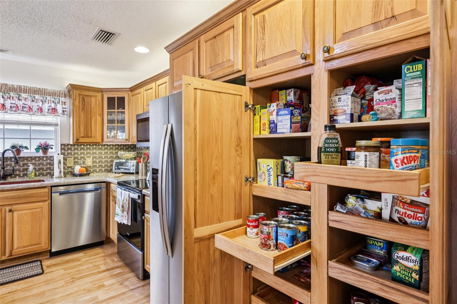 2762 MORVEN PARK WAY