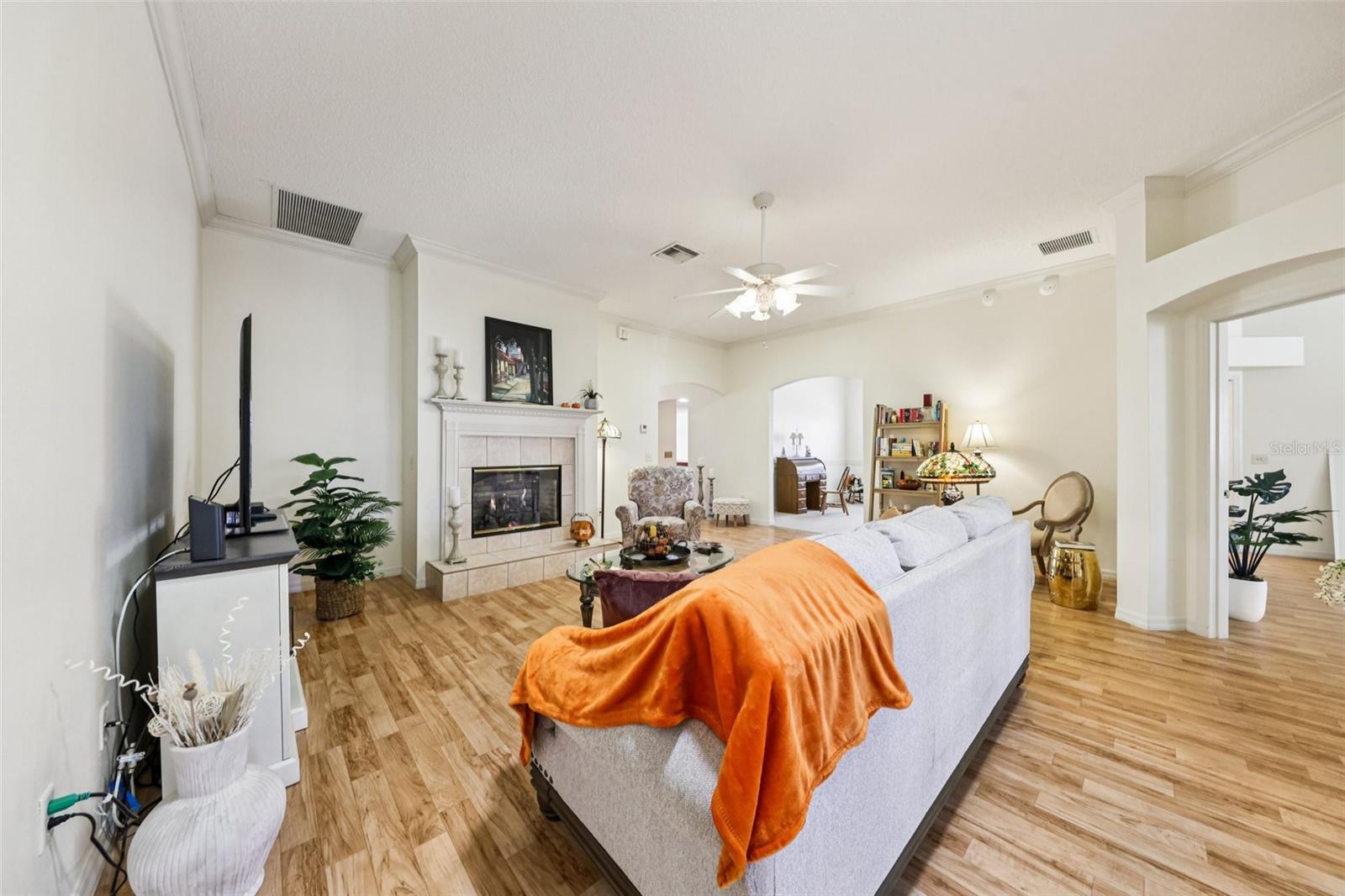 2762 MORVEN PARK WAY