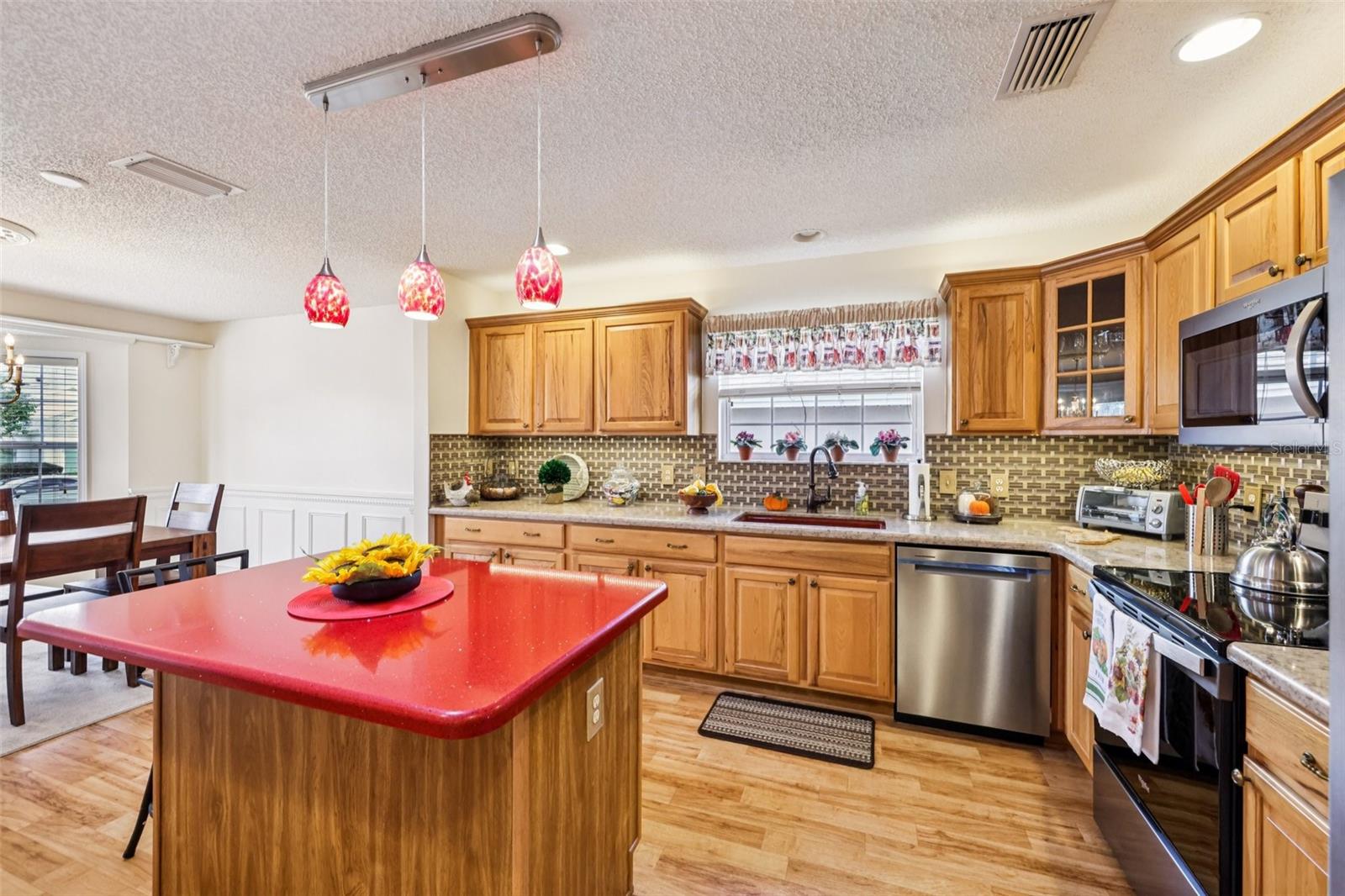 2762 MORVEN PARK WAY