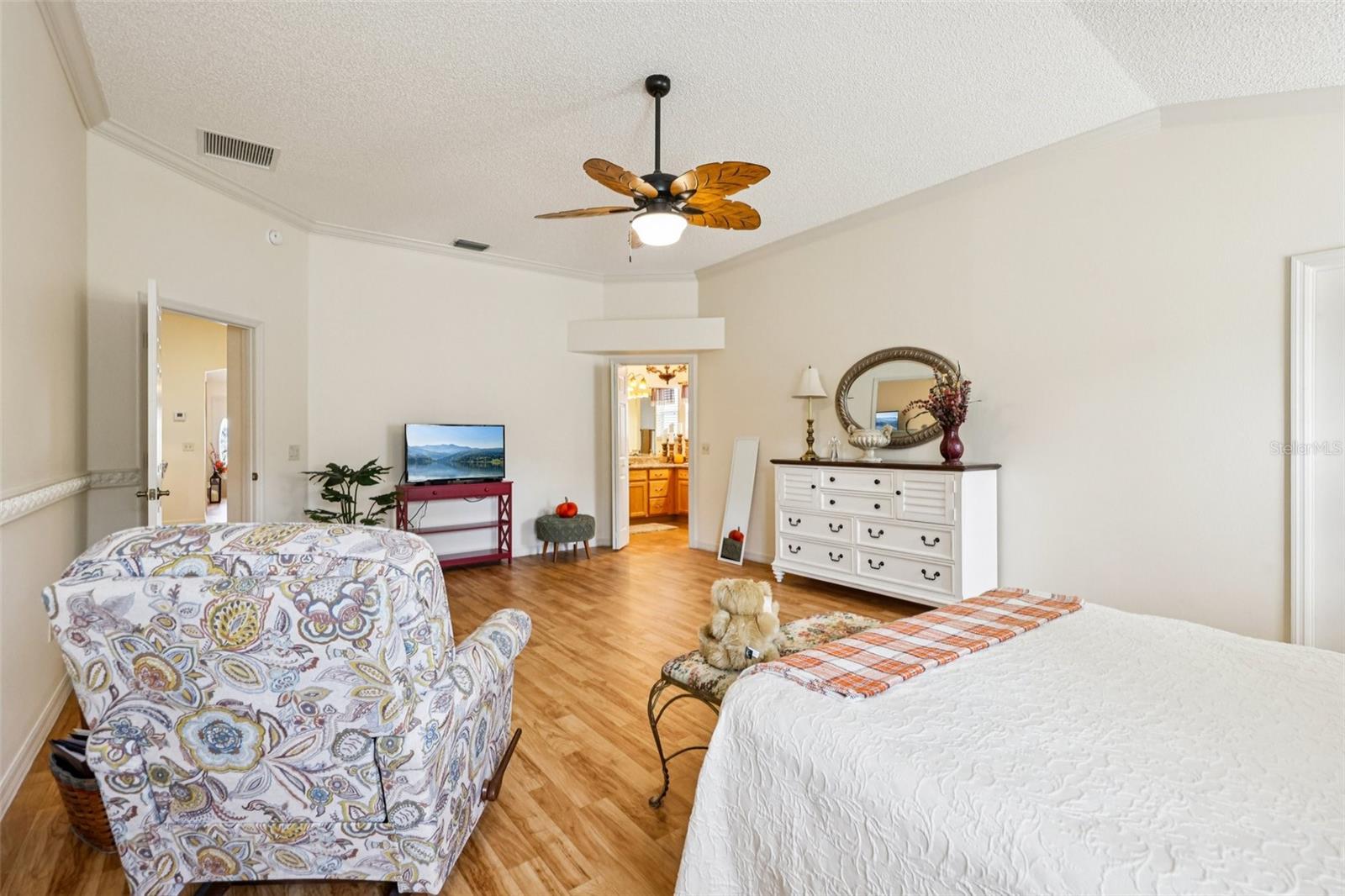 2762 MORVEN PARK WAY