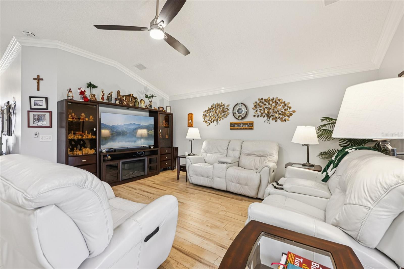 2012 SANTO DOMINGO DR