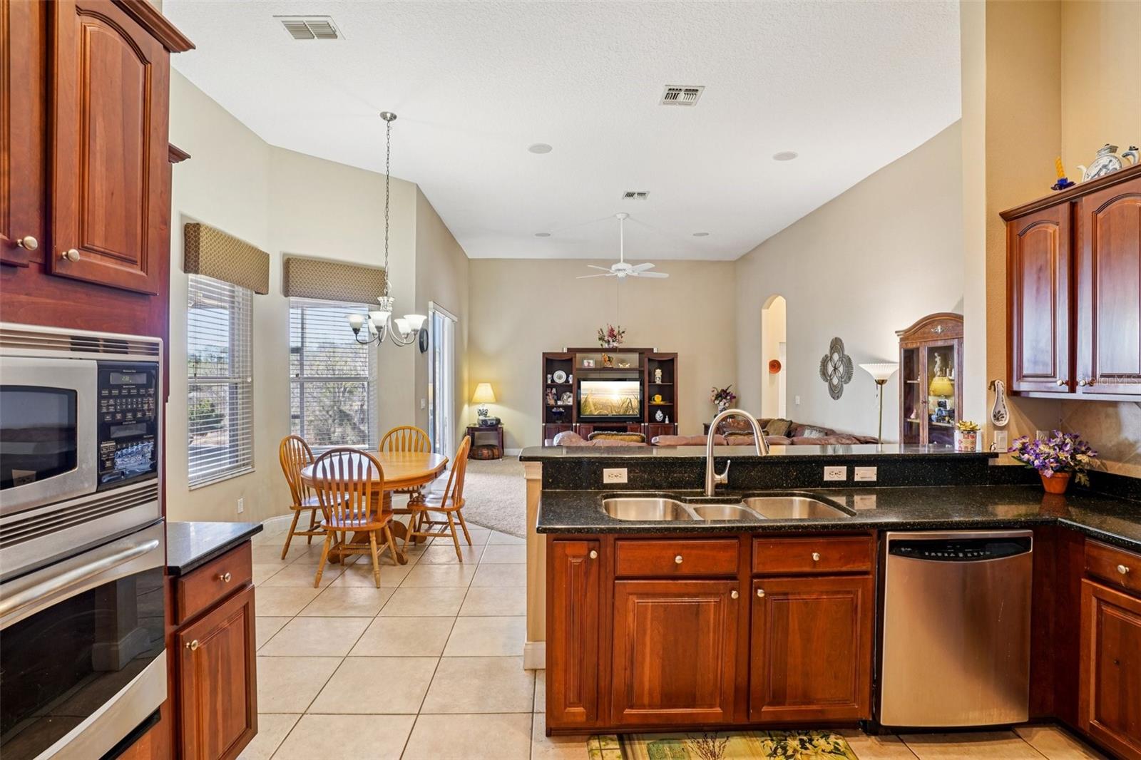 6114 TREMAYNE DR