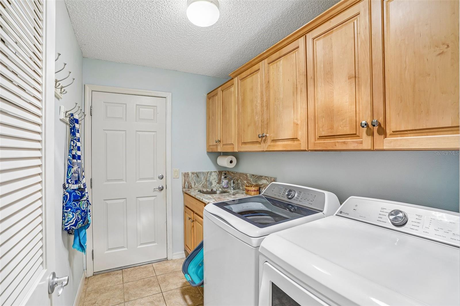 2837 GRANT WAY