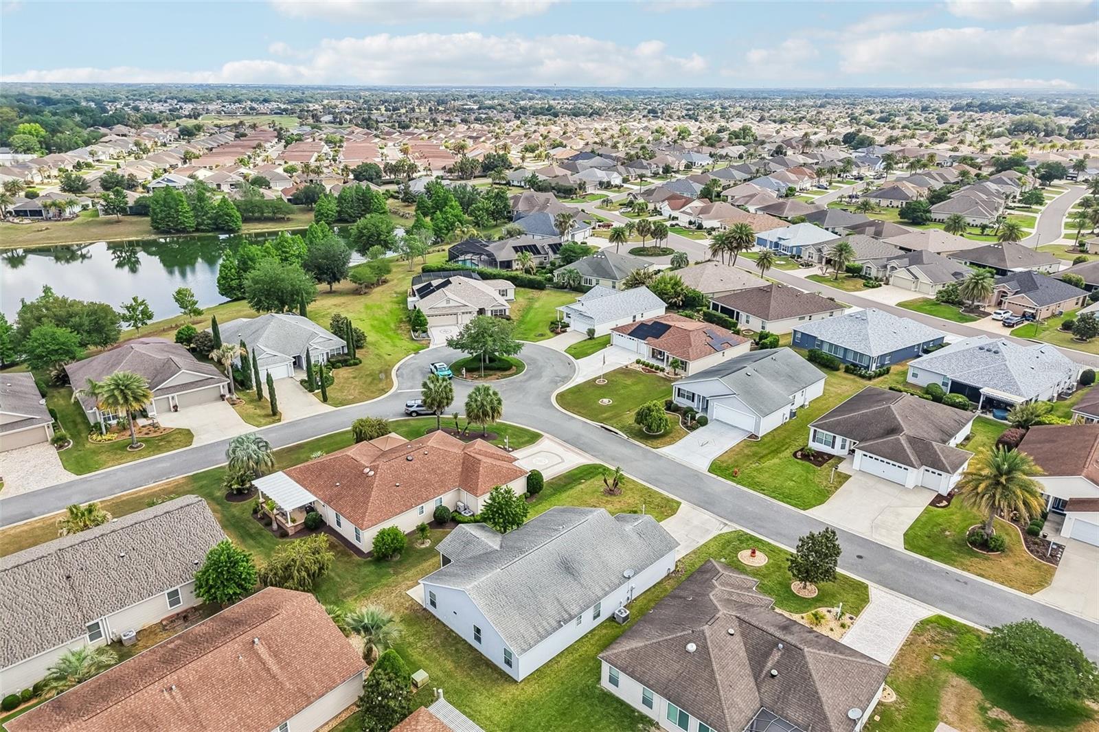 2408 CARRIAGE HILL WAY