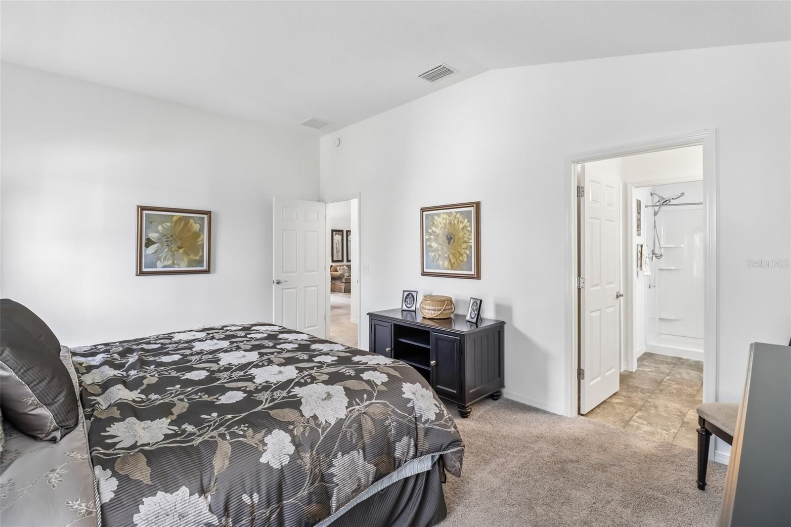 2408 CARRIAGE HILL WAY