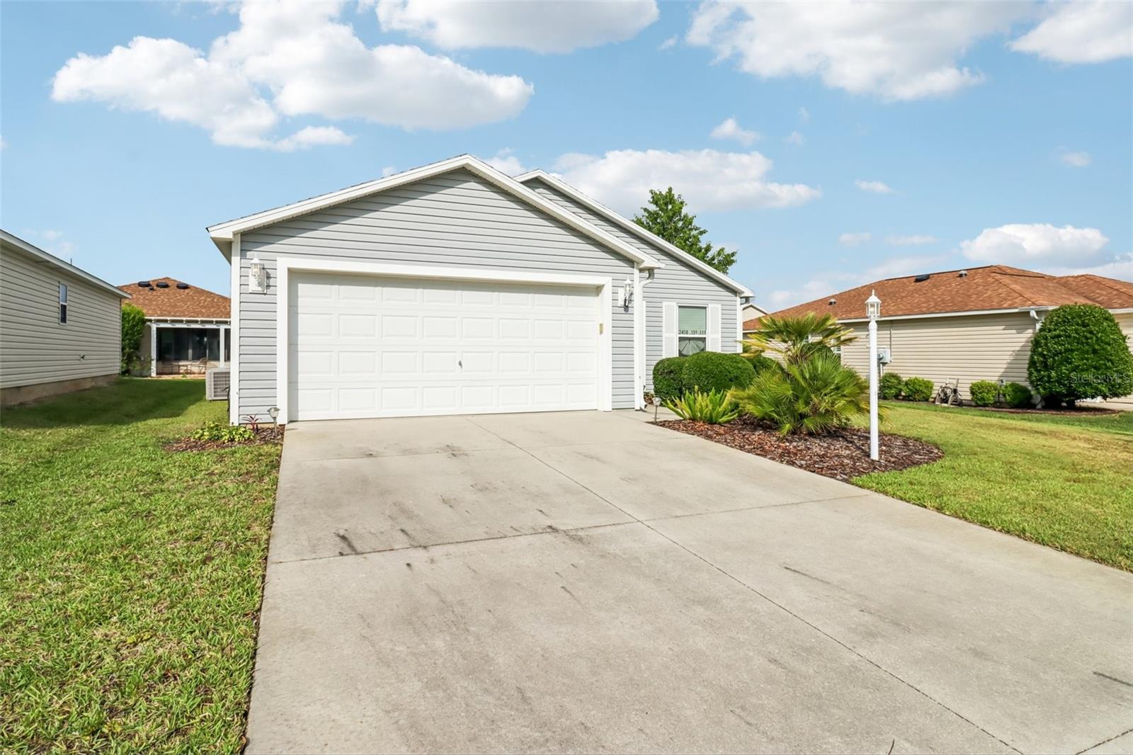 2408 CARRIAGE HILL WAY