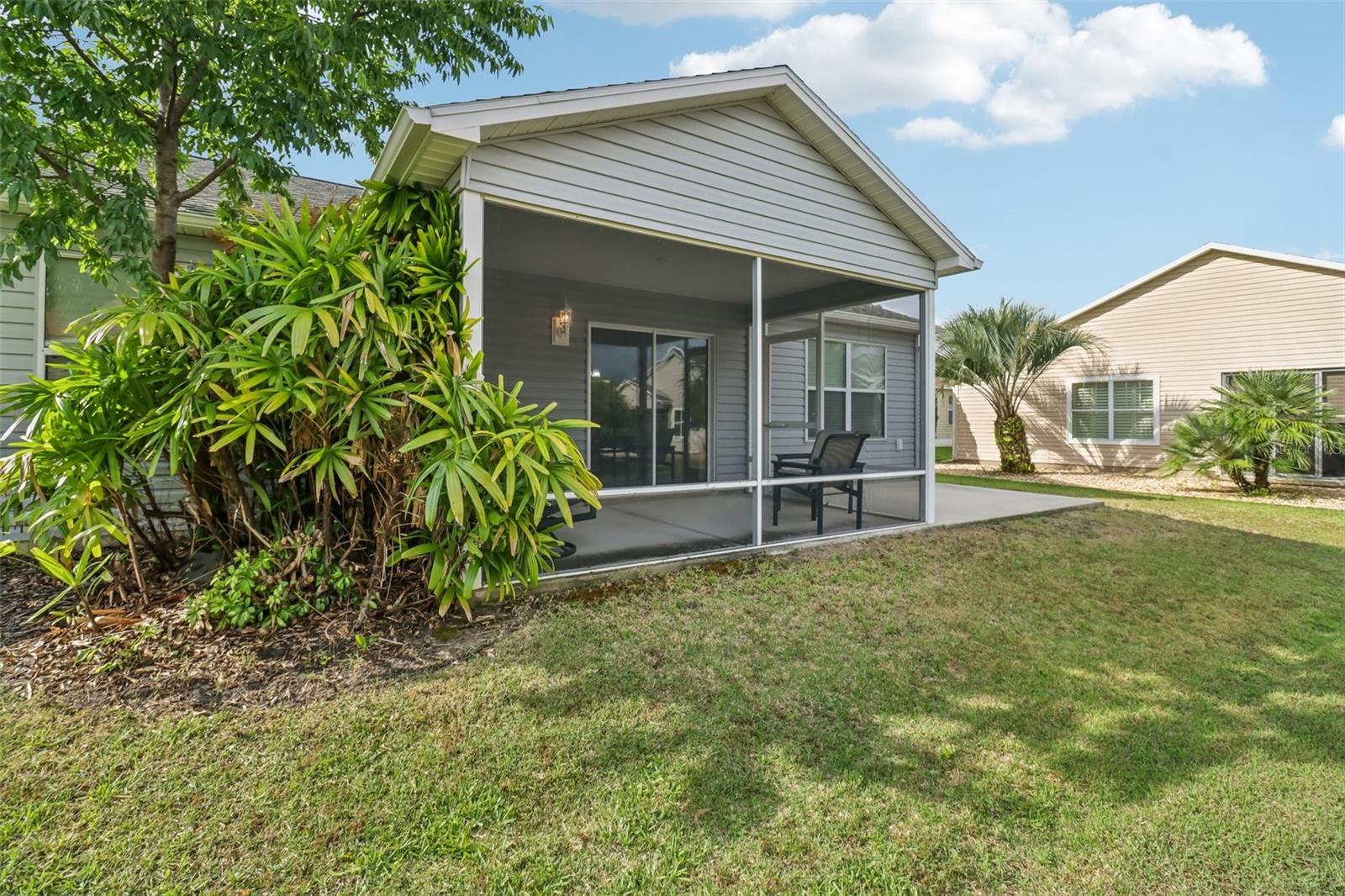 2408 CARRIAGE HILL WAY