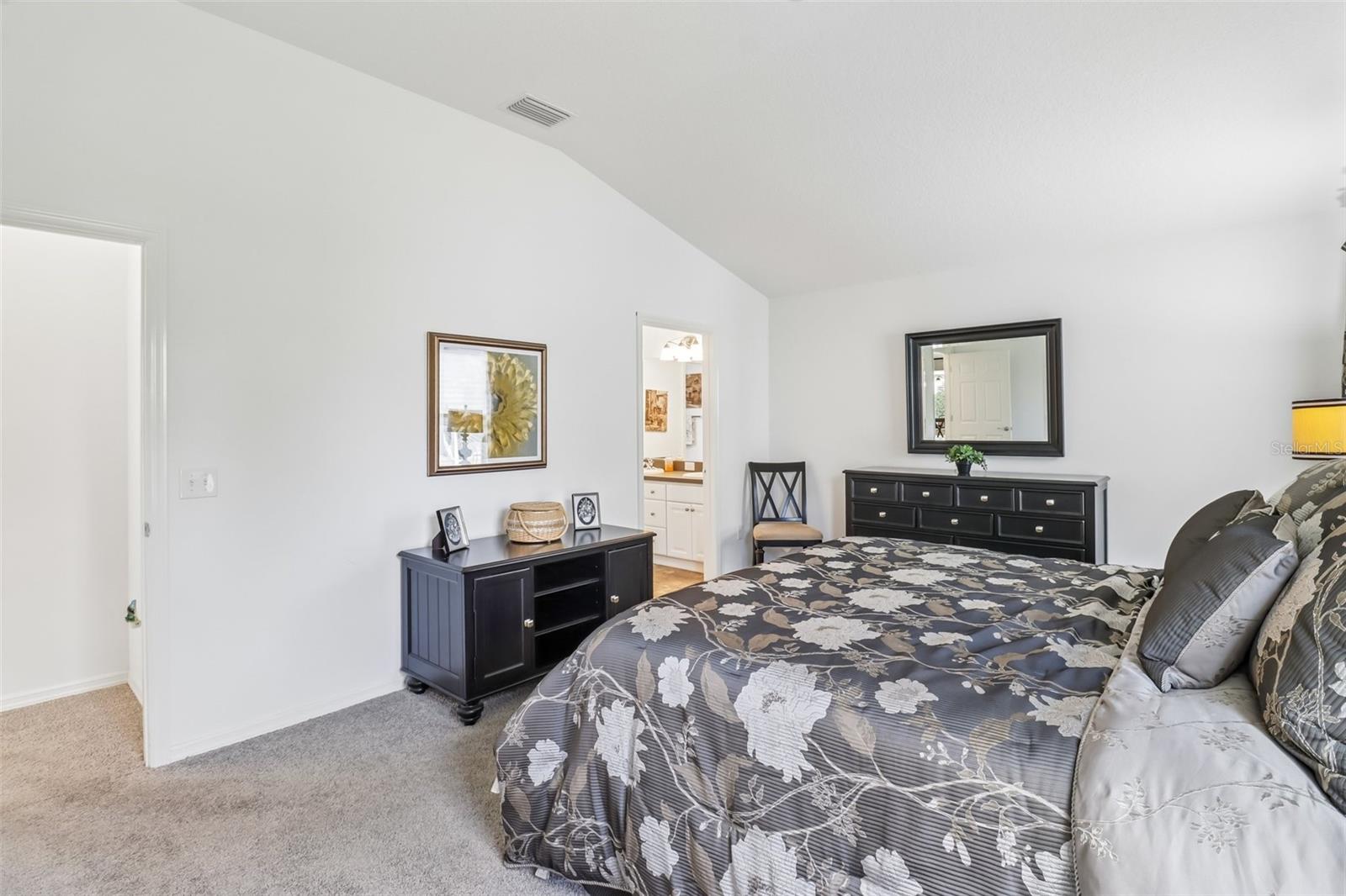 2408 CARRIAGE HILL WAY