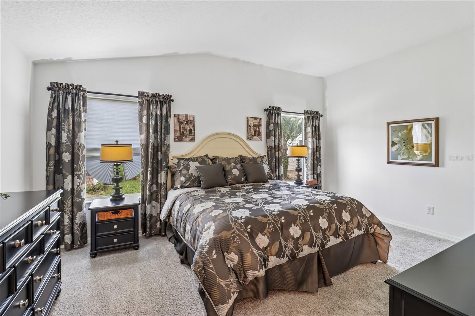 2408 CARRIAGE HILL WAY