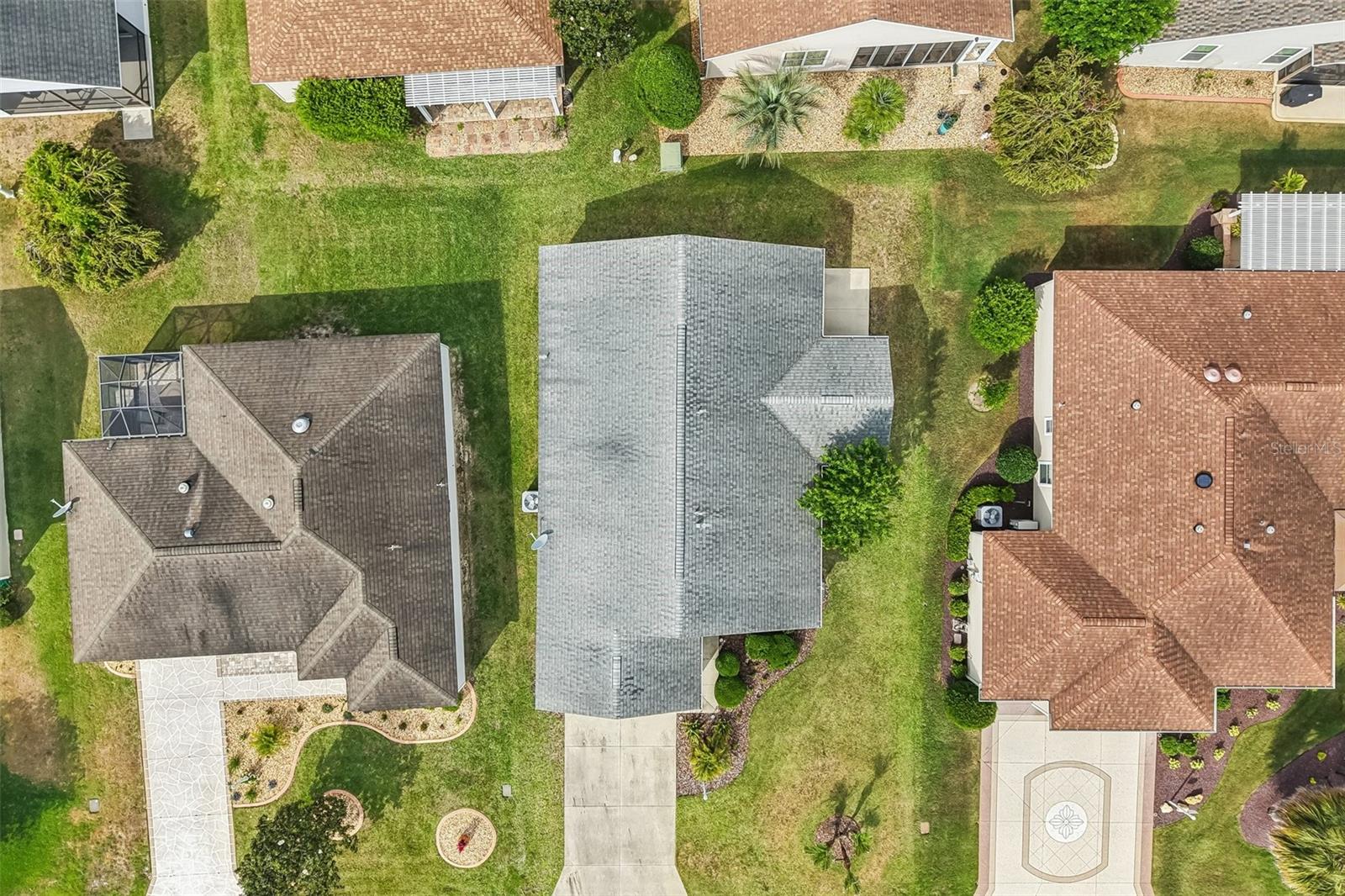 2408 CARRIAGE HILL WAY