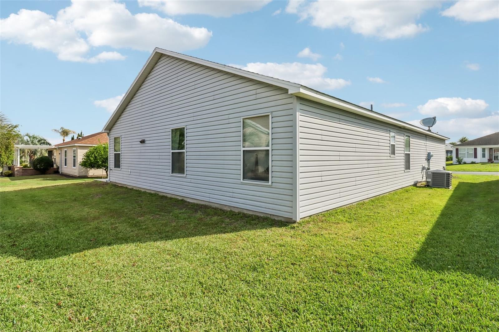 2408 CARRIAGE HILL WAY