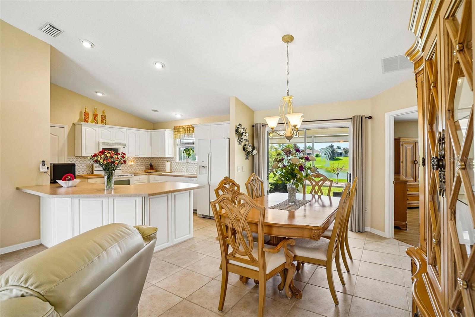 917 EASTMONT CT