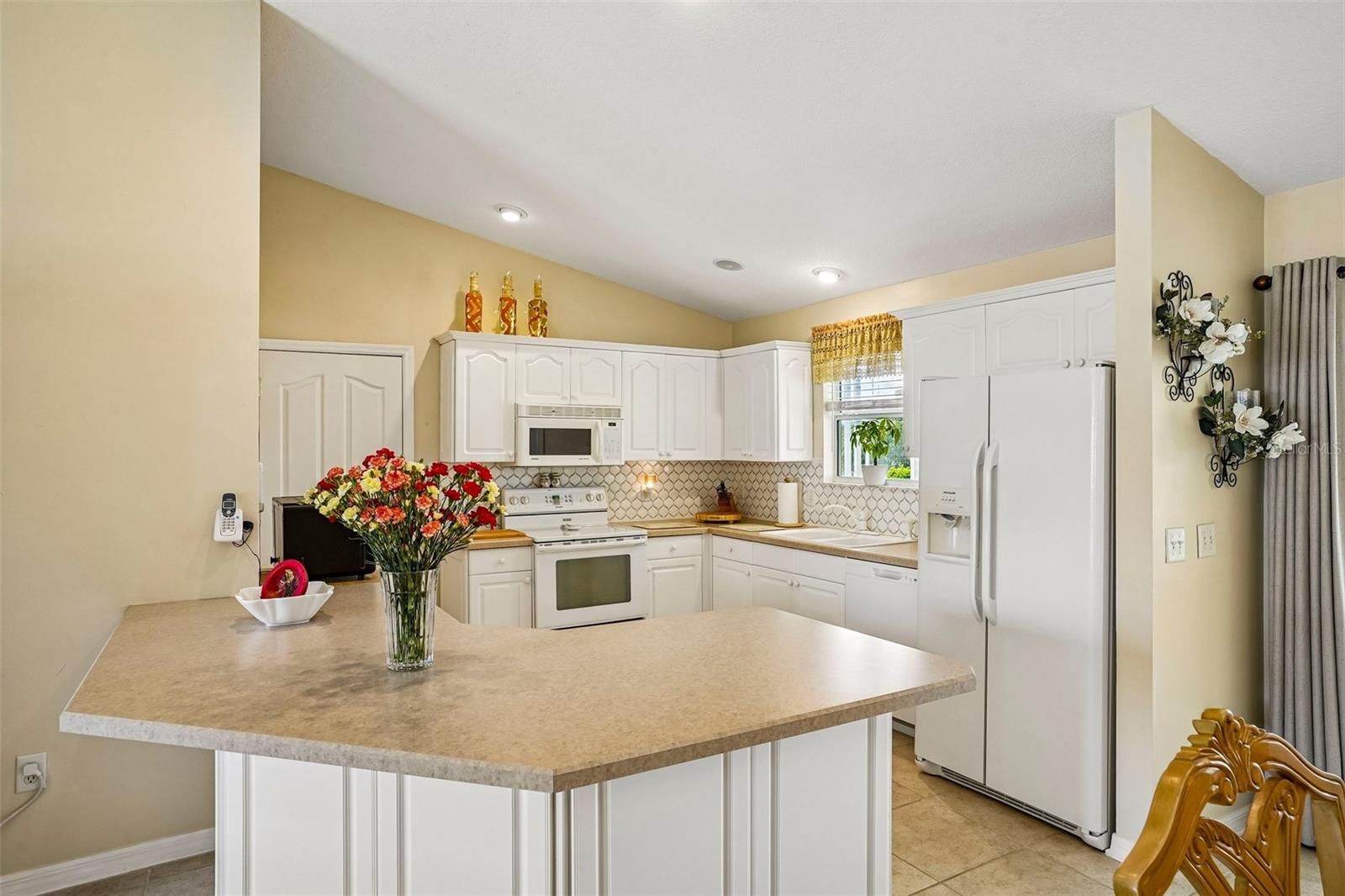 917 EASTMONT CT