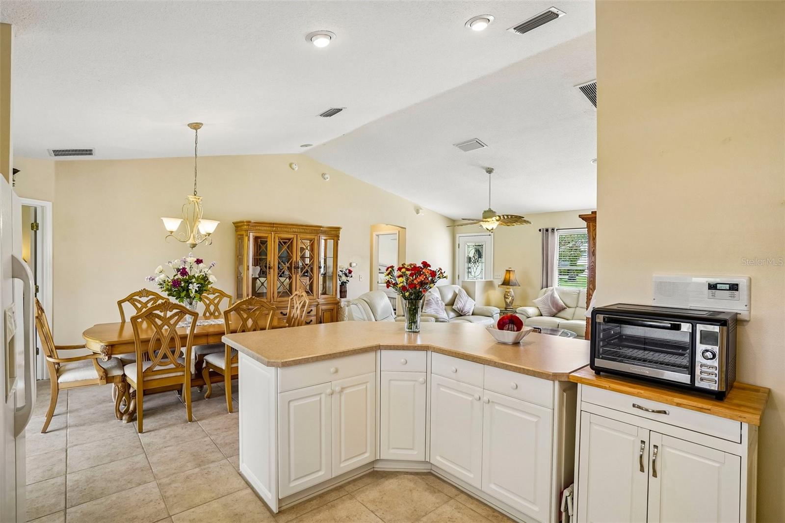 917 EASTMONT CT