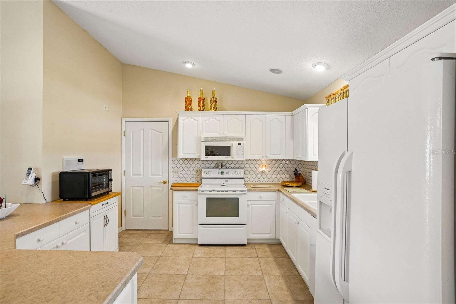 917 EASTMONT CT