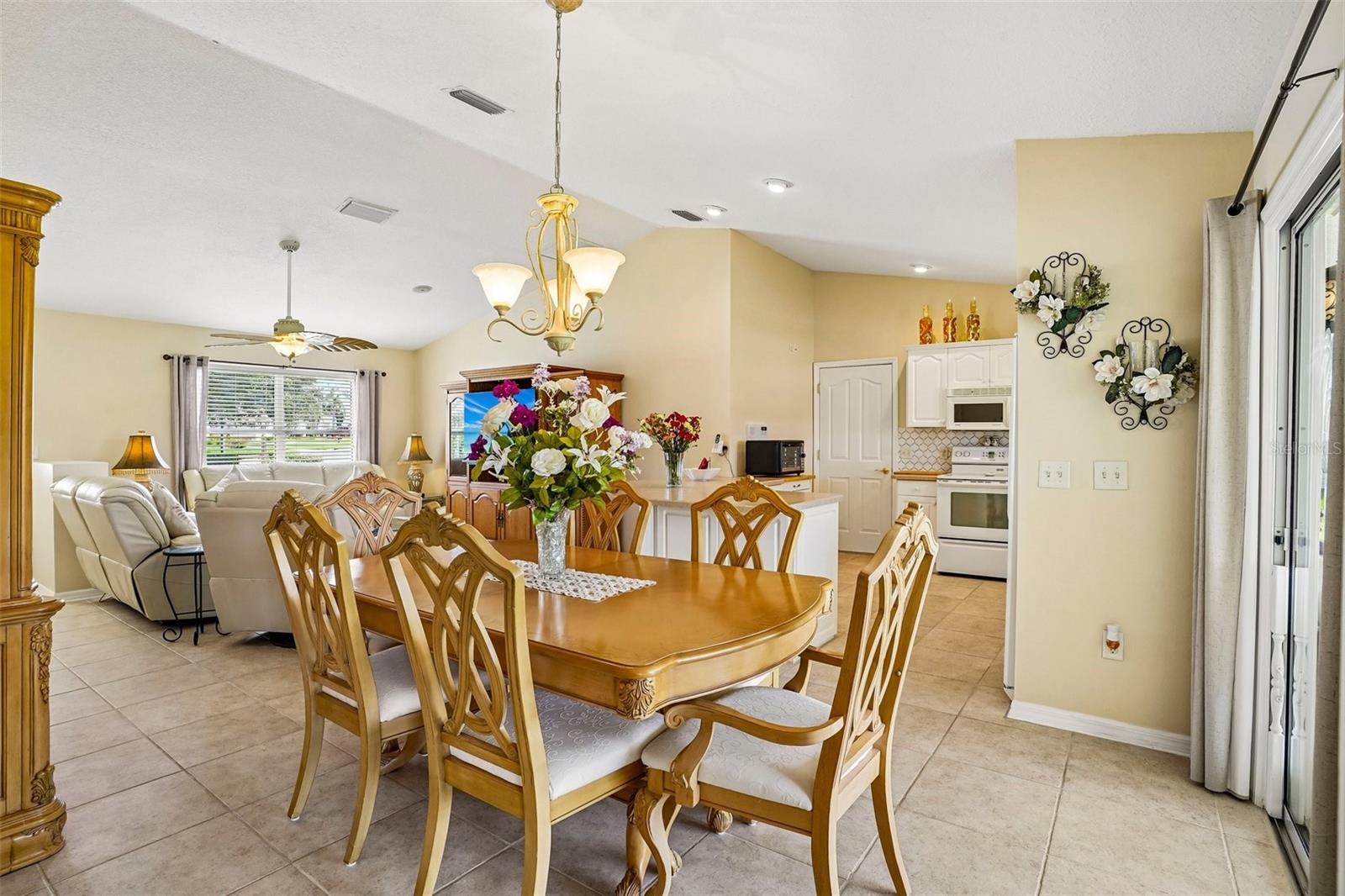 917 EASTMONT CT