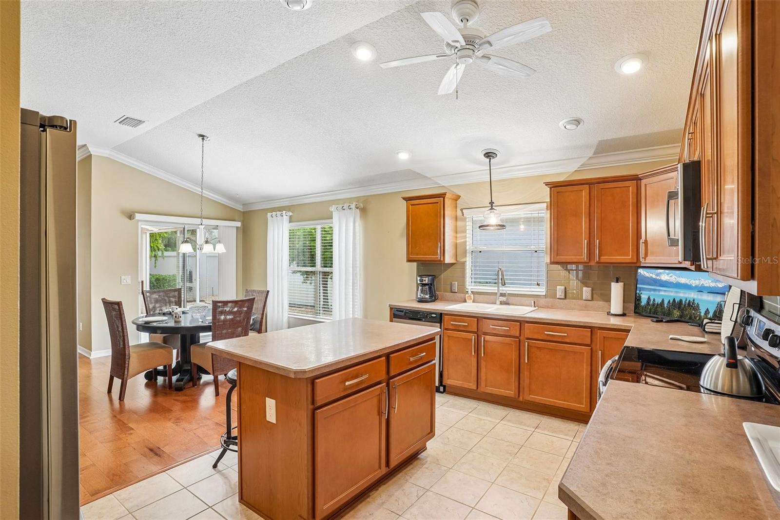 583 ARTEAGA WAY