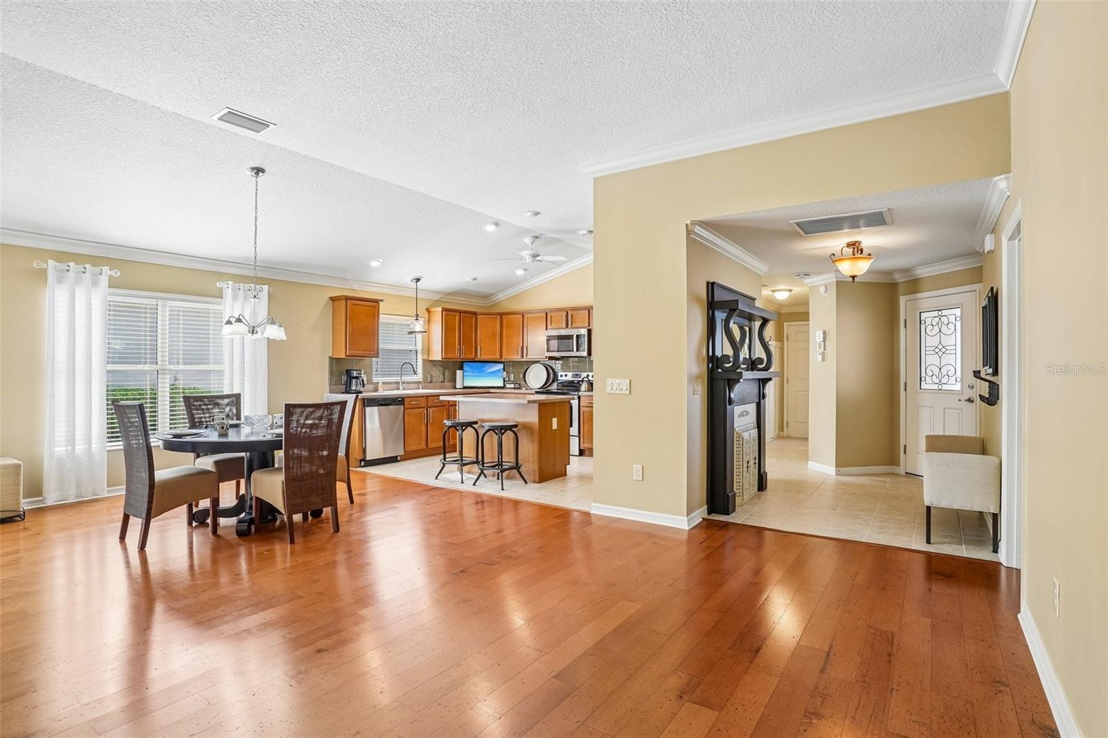 583 ARTEAGA WAY