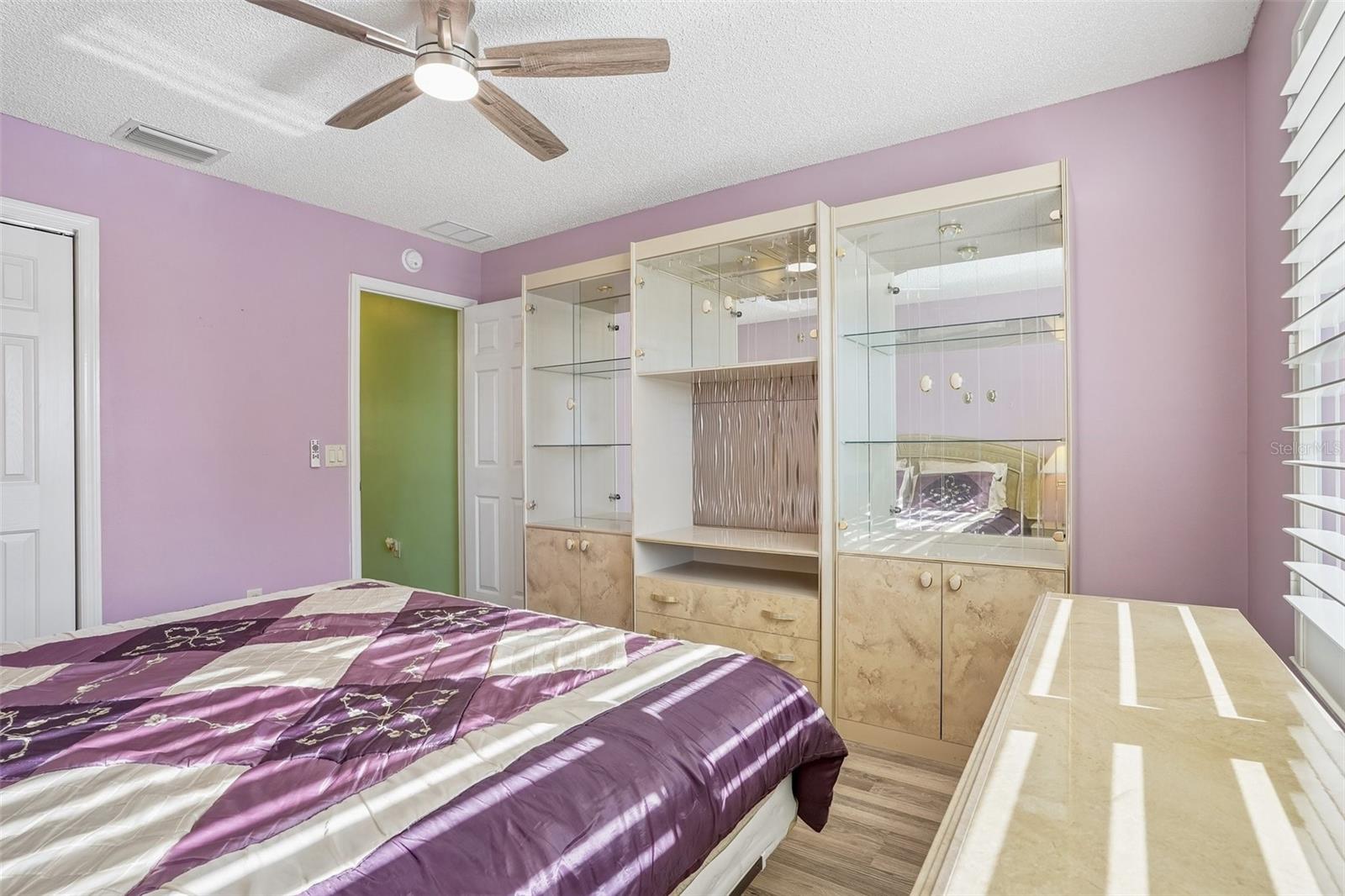 928 EASTMONT CT