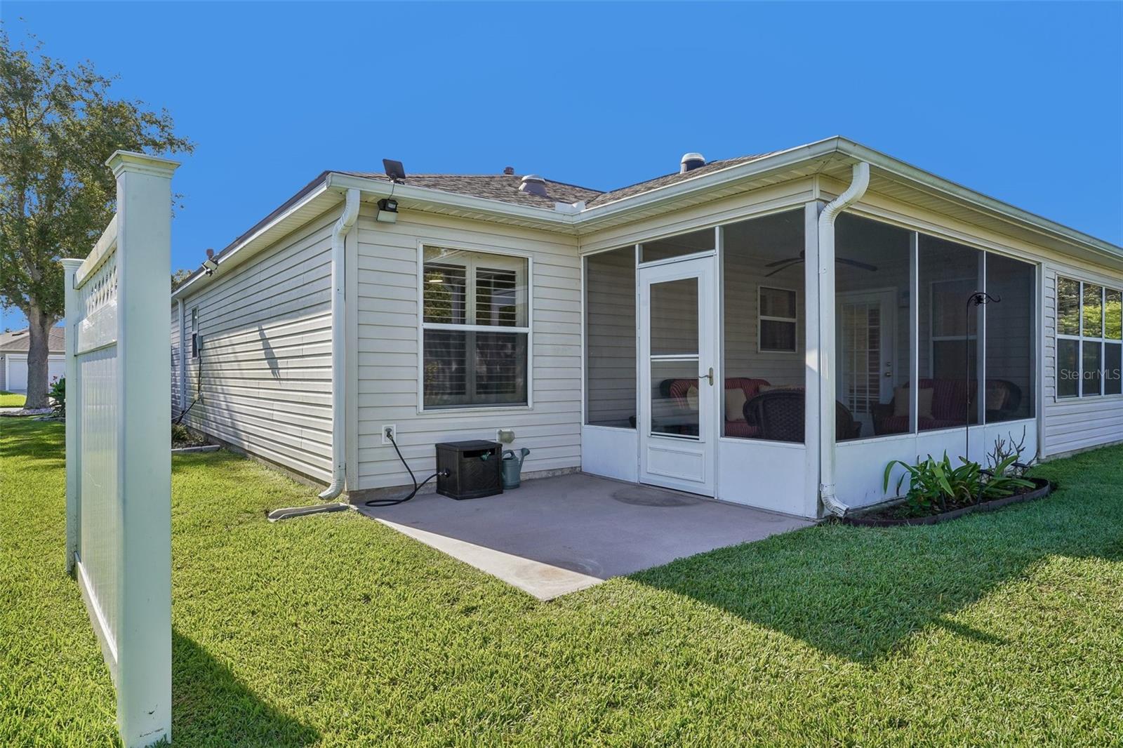 928 EASTMONT CT