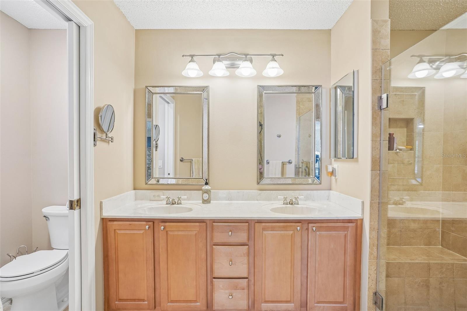 928 EASTMONT CT