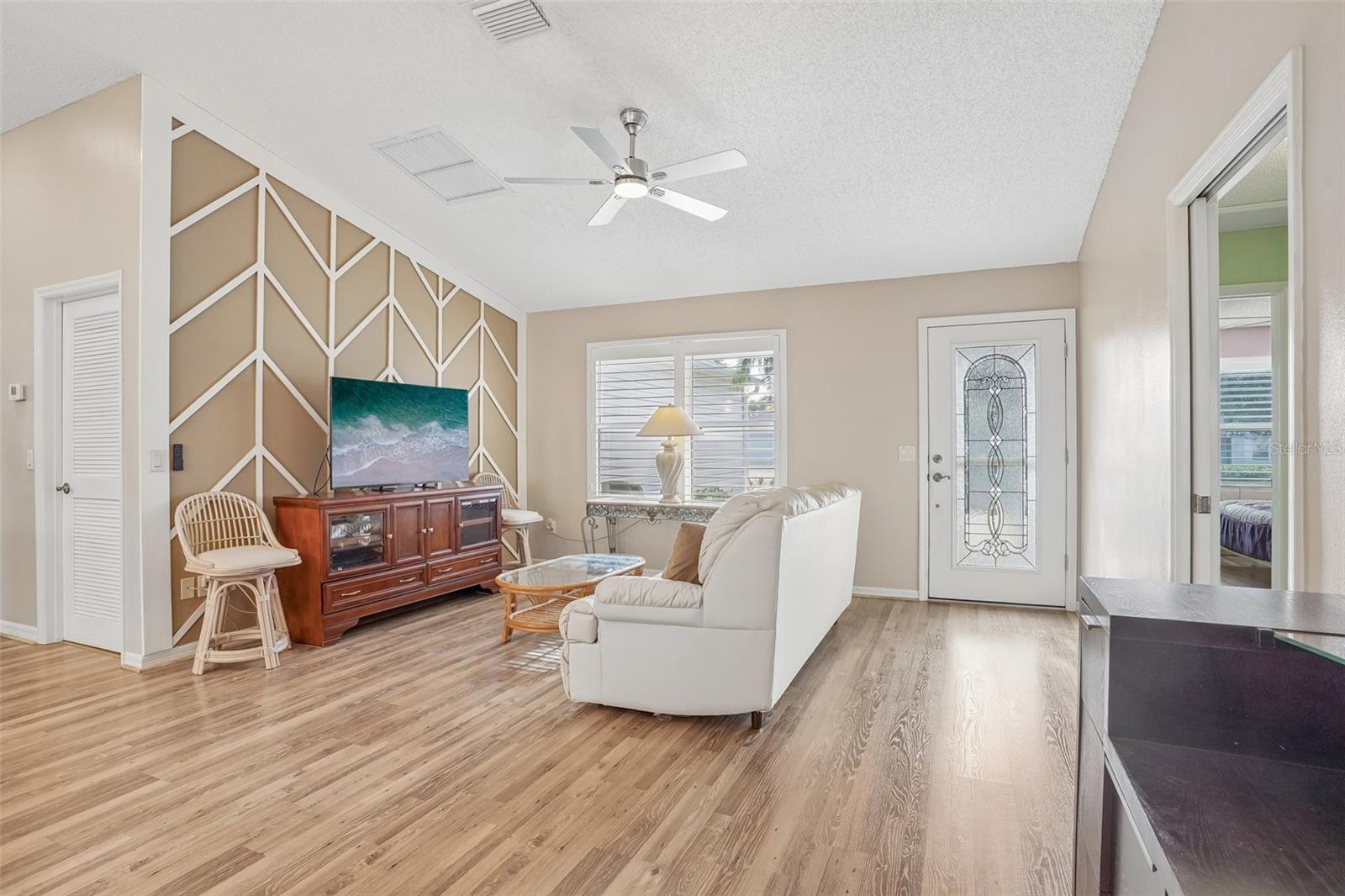 928 EASTMONT CT