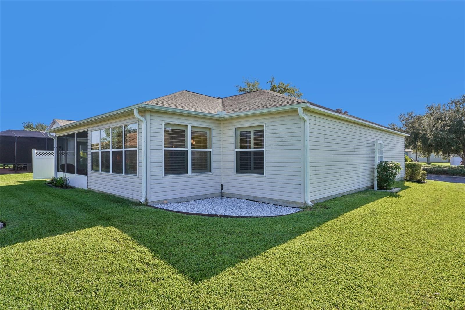 928 EASTMONT CT