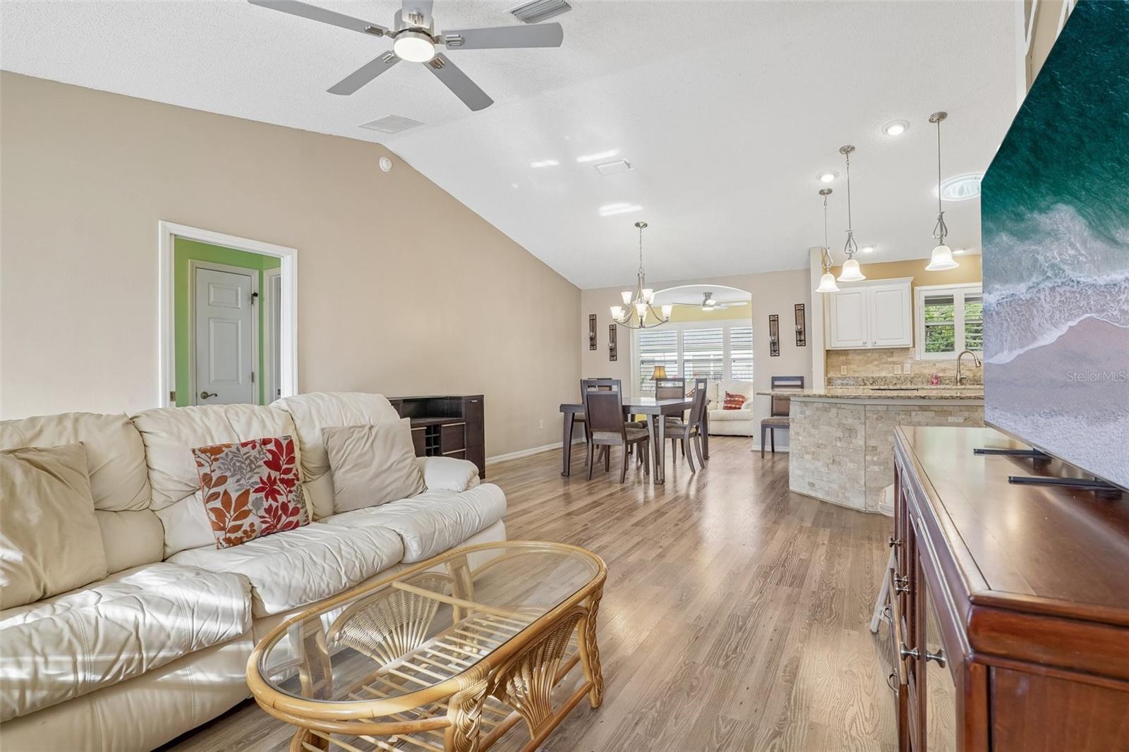 928 EASTMONT CT
