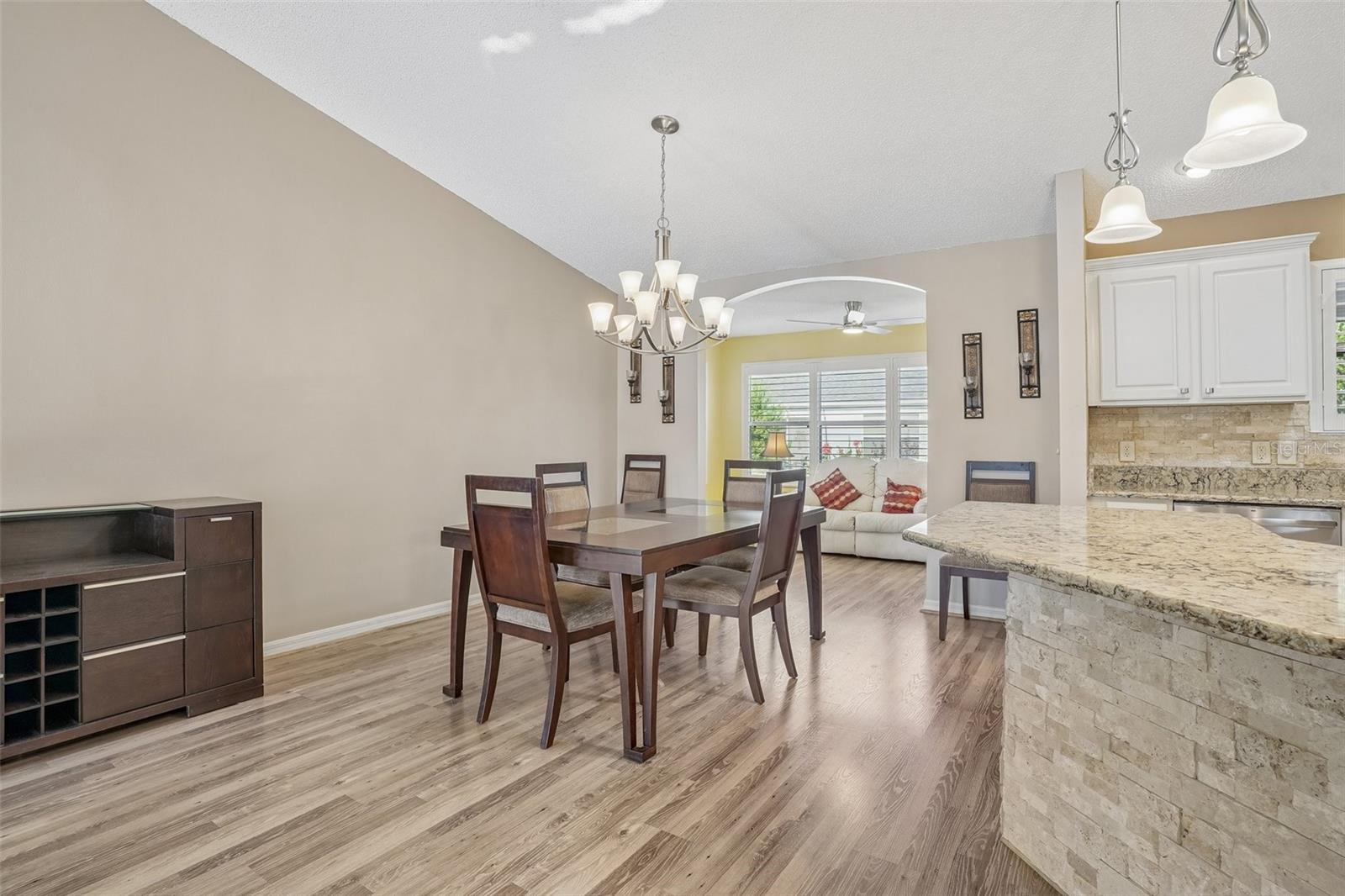 928 EASTMONT CT