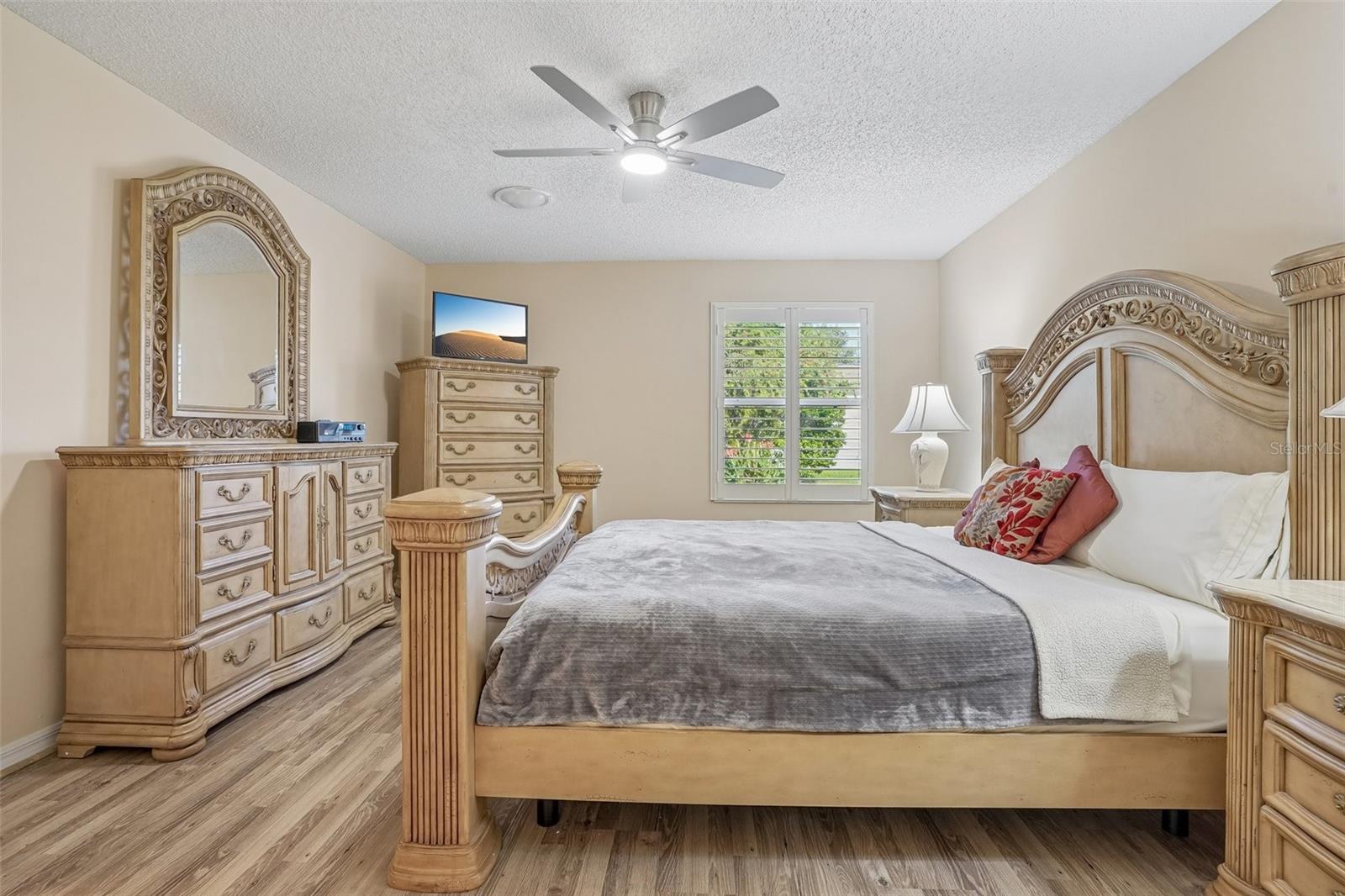 928 EASTMONT CT