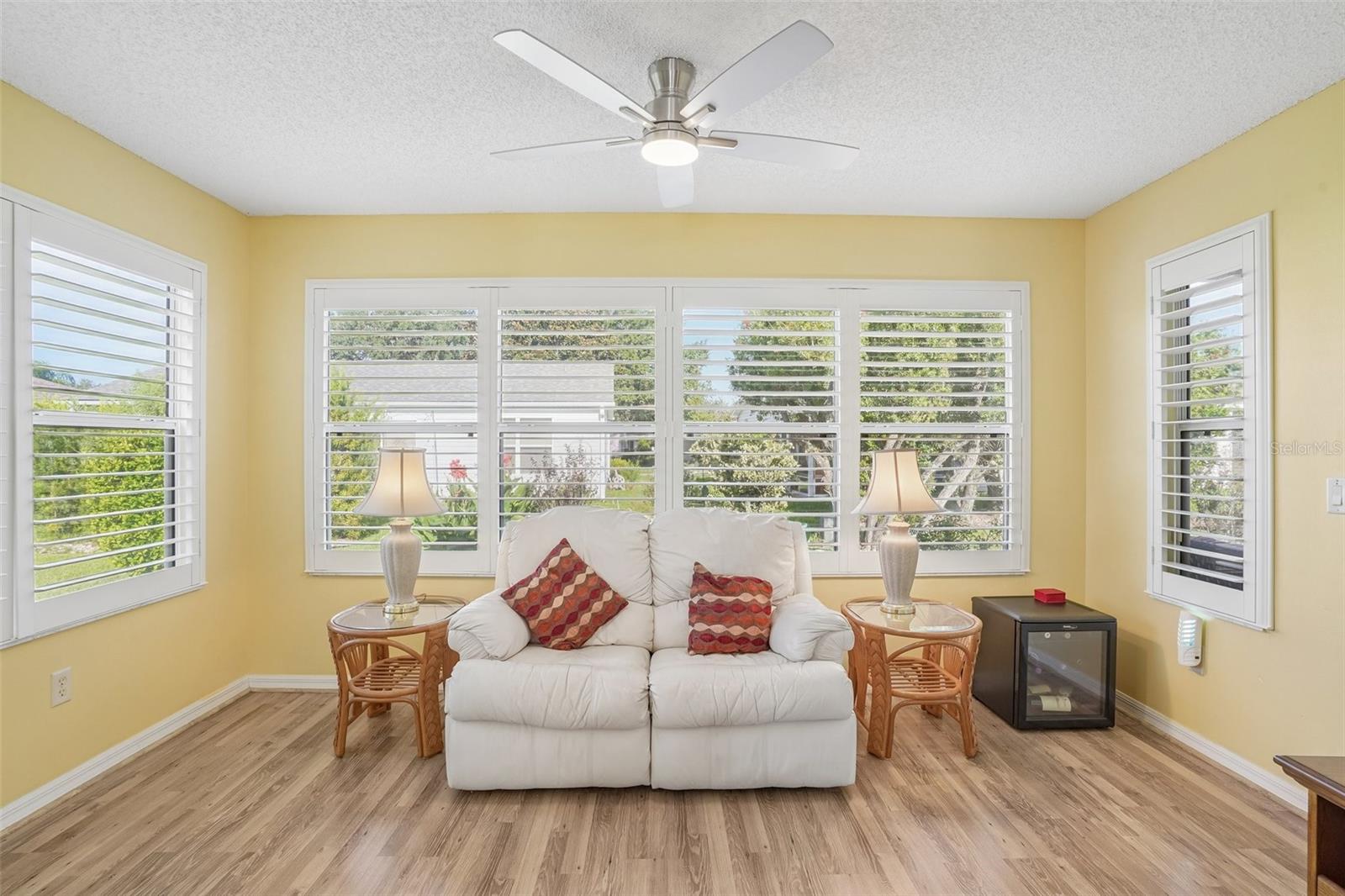 928 EASTMONT CT