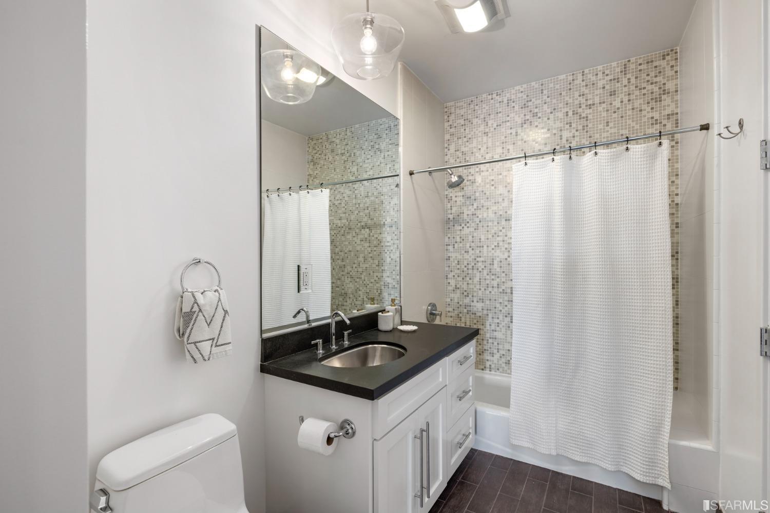1734 Lombard Street Unit: 8