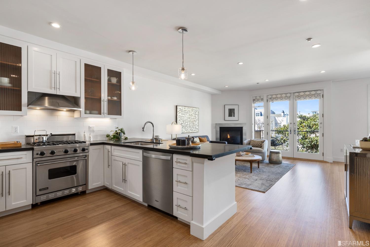 1734 Lombard Street Unit: 8