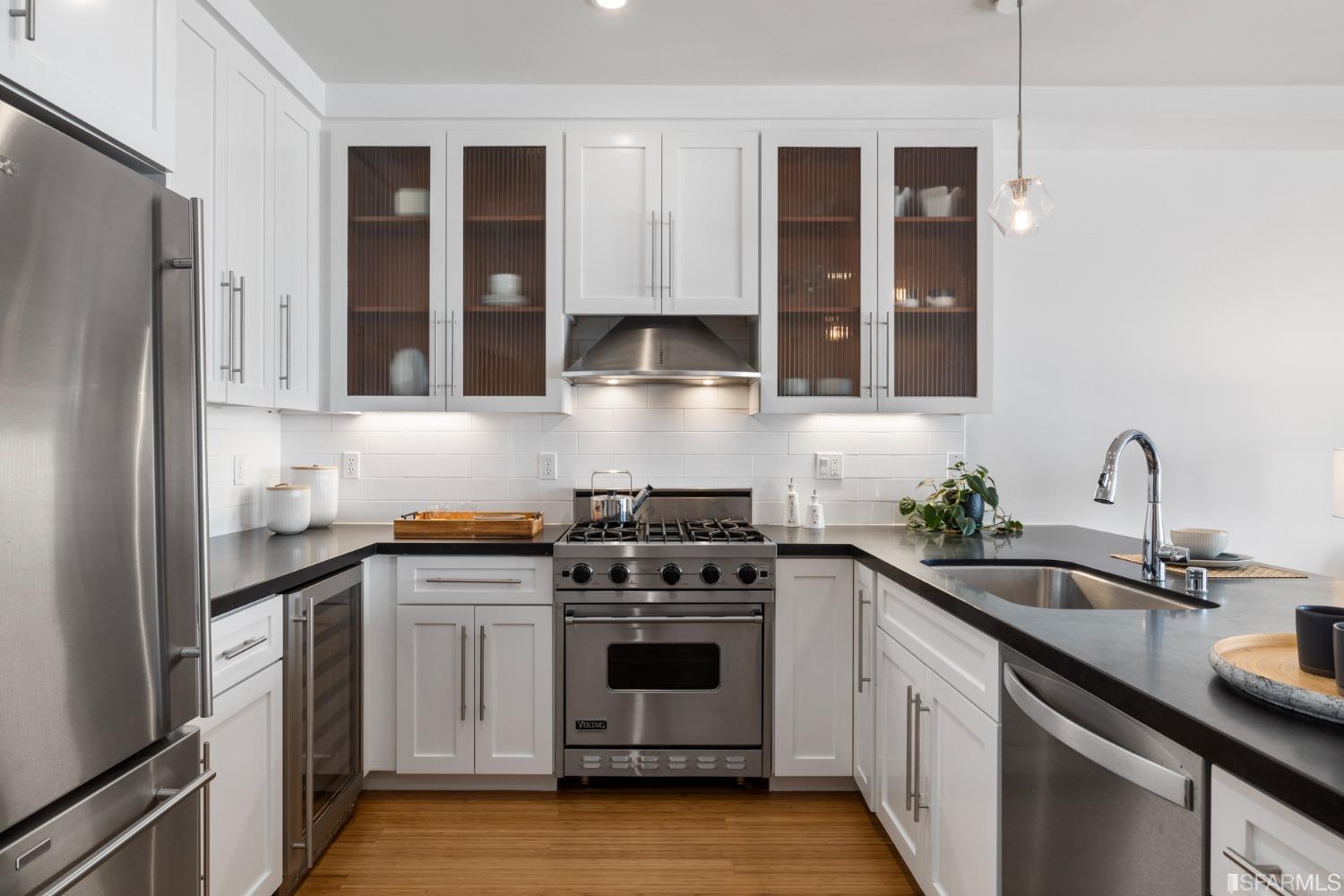1734 Lombard Street Unit: 8
