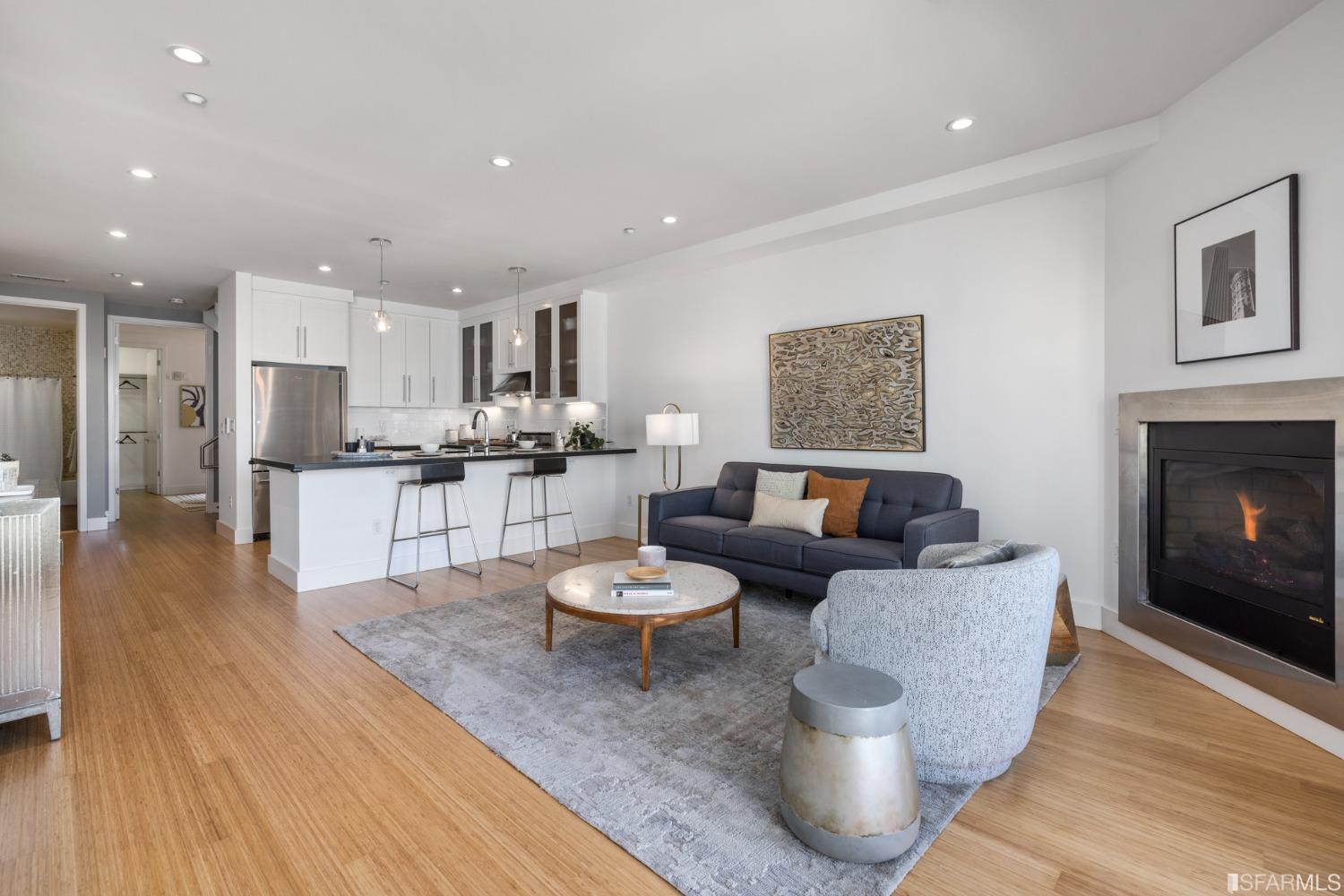 1734 Lombard Street Unit: 8