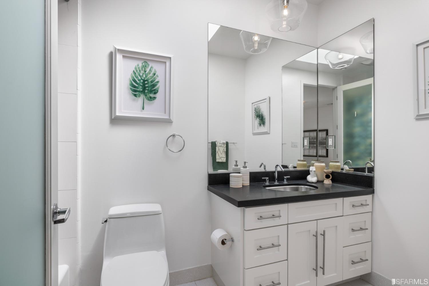 1734 Lombard Street Unit: 8