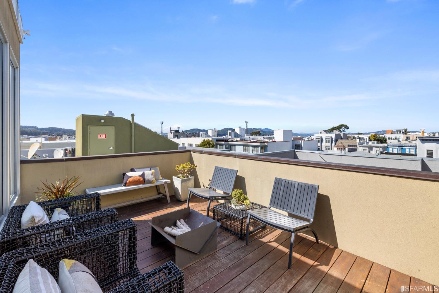 1734 Lombard Street Unit: 8