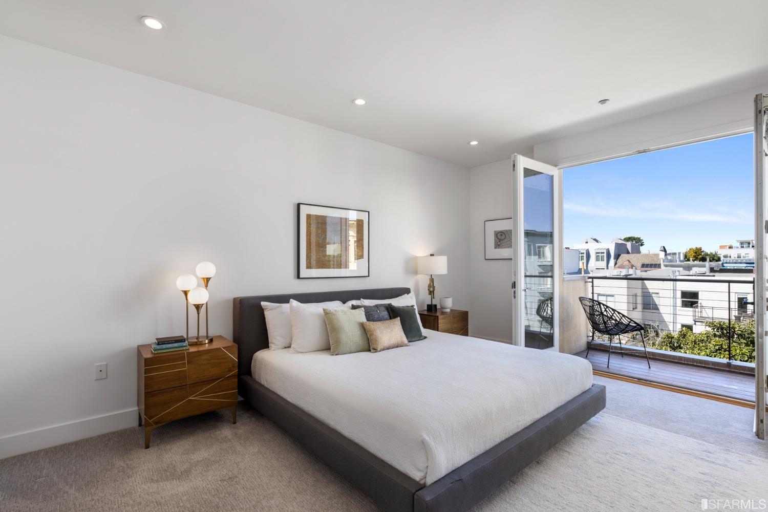 1734 Lombard Street Unit: 8
